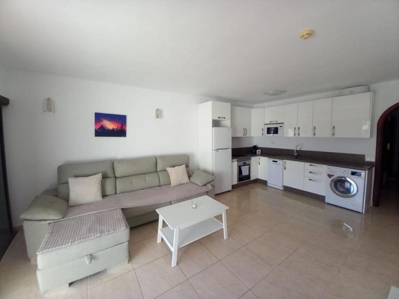 Victoria Court 2 - Lovely Apartment 65 Los Cristianos  Eksteriør bilde